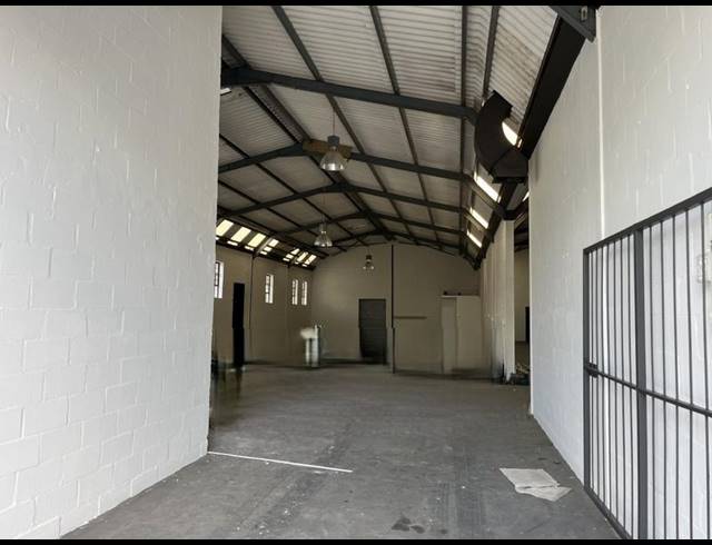 INDUSTRIAL PROPERTY TO RENT IN WOODSTOCK